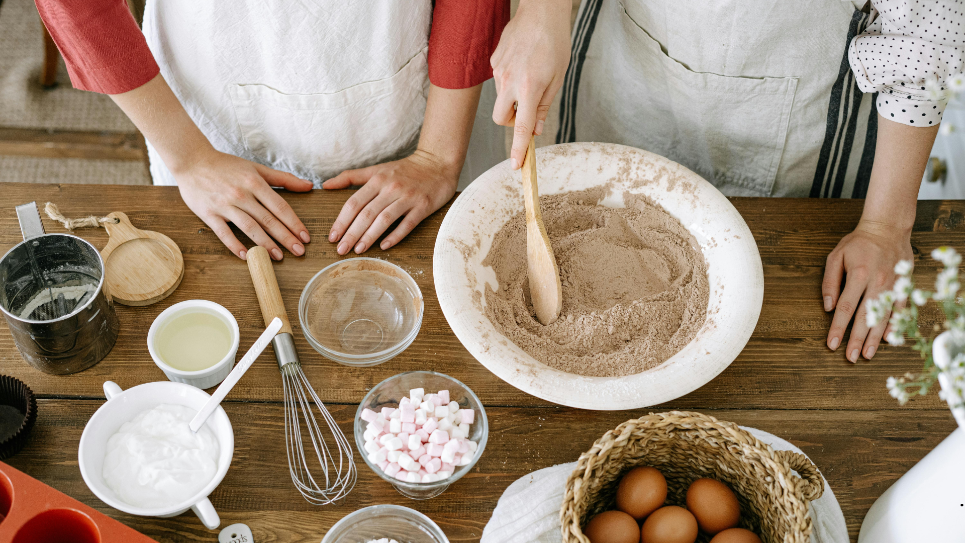 ¿Cómo sustituyo el azúcar por endulzantes en recetas de postres para diabéticos?